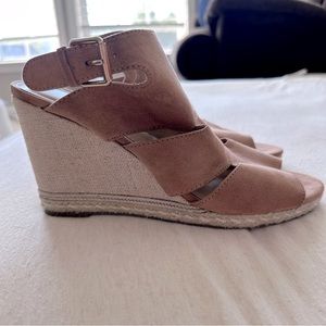 Apartment 9 Wedges, size 9